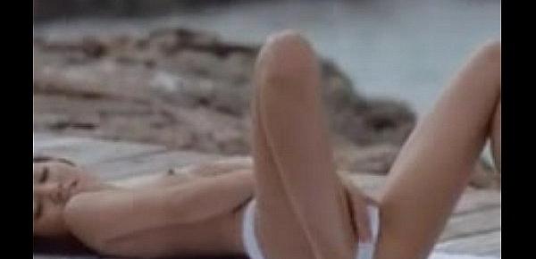  young asian teen masturbates outside by the ocean